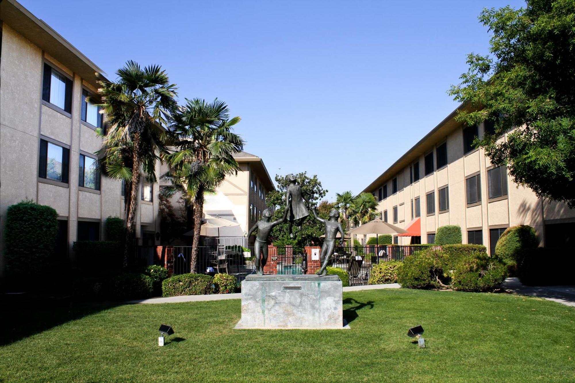University Square Hotel Fresno Kültér fotó